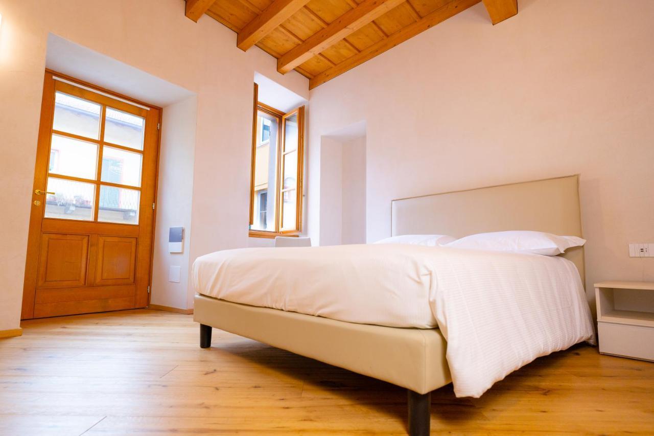 Locanda Alberti Mandello del Lario Buitenkant foto