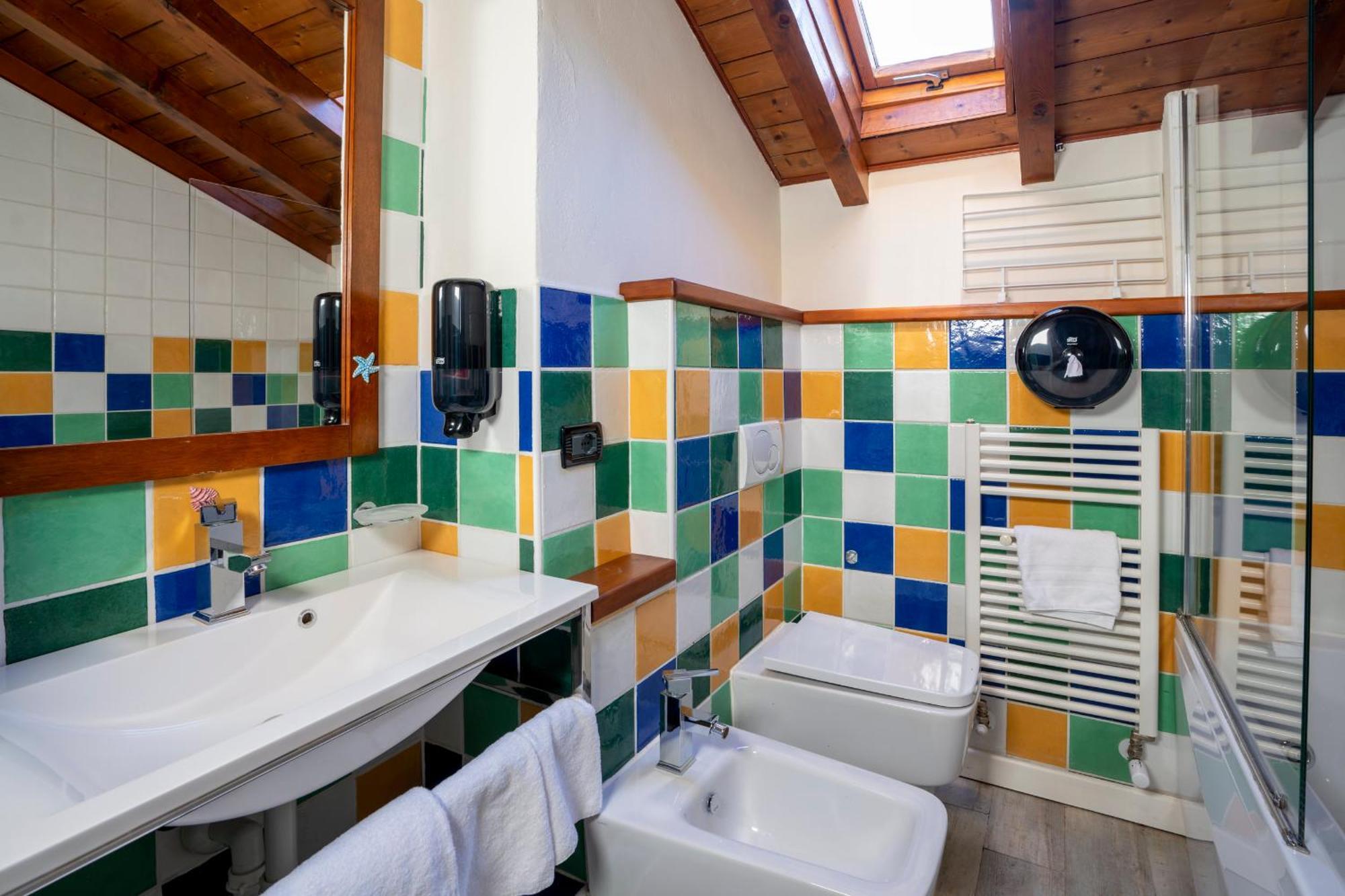 Locanda Alberti Mandello del Lario Buitenkant foto